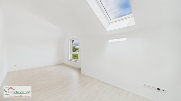 RENOVIERTE WOHNUNG MIT BLICK INS GRÜNE / GRENZNÄHE LUXEMBURG