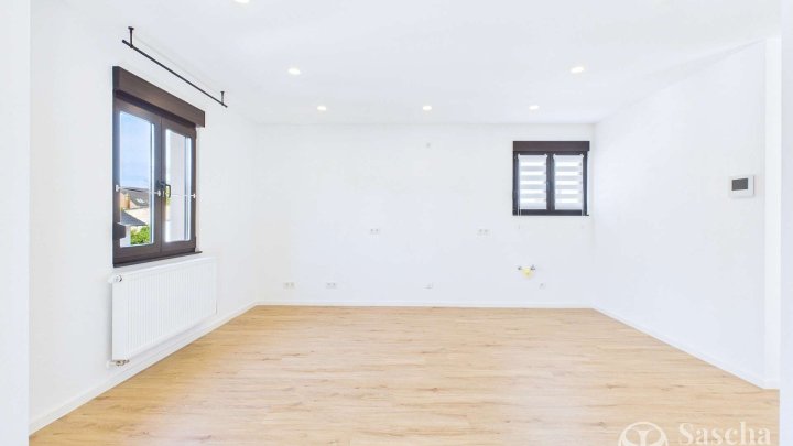 Sofort verfügbar - Sanierte 2-Zimmer-Wohnung im ruhigen Zweifamilienhaus in St. Ingbert-Mitte