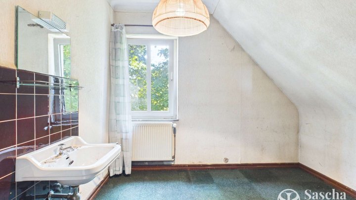 Freistehende Liegenschaft mit Sanierungsbedarf in erhöhter Wohnlage nahe der Blieskasteler Altstadt