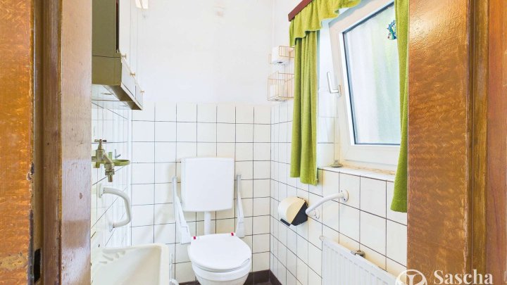Freistehende Liegenschaft mit Sanierungsbedarf in erhöhter Wohnlage nahe der Blieskasteler Altstadt