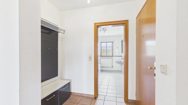 Großzügige Eigentumswohnung mit Balkon, Gartenmitbenutzung und zwei Stellplätzen in Püttlingen