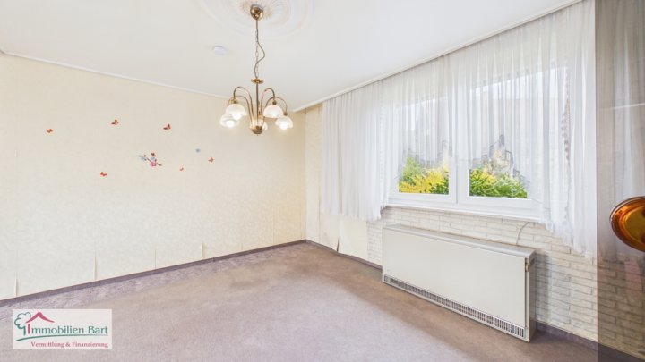 SOFORT VERFÜGBAR:

WOHNHAUS IN ORSCHOLZ MIT 3 SCHLAFZIMMERN UND WINTERGARTEN SOWIE GARTEN
