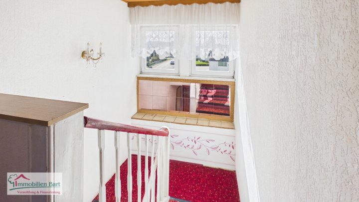 SOFORT VERFÜGBAR:

WOHNHAUS IN ORSCHOLZ MIT 3 SCHLAFZIMMERN UND WINTERGARTEN SOWIE GARTEN