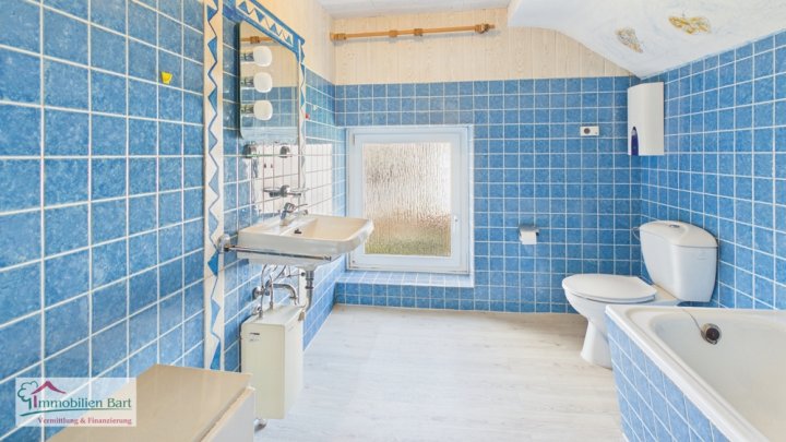 SOFORT VERFÜGBAR:

WOHNHAUS IN ORSCHOLZ MIT 3 SCHLAFZIMMERN UND WINTERGARTEN SOWIE GARTEN