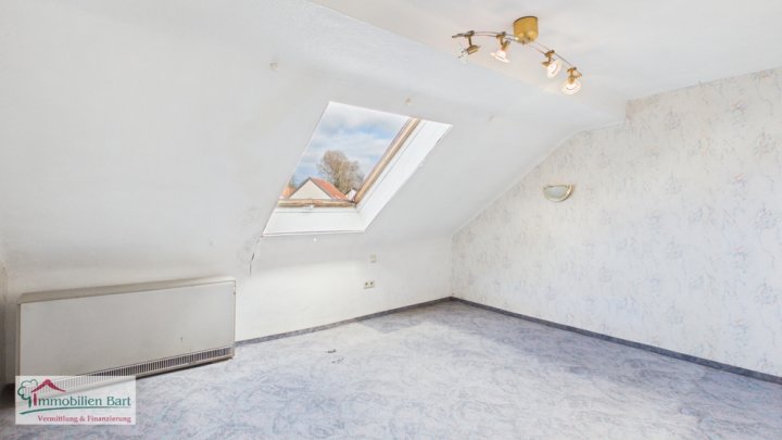 SOFORT VERFÜGBAR:

WOHNHAUS IN ORSCHOLZ MIT 3 SCHLAFZIMMERN UND WINTERGARTEN SOWIE GARTEN