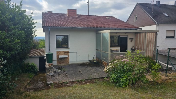 Charmantes Einfamilienhaus mit großem Garten in ruhiger Wohnlage von Bexbach-Frankenholz