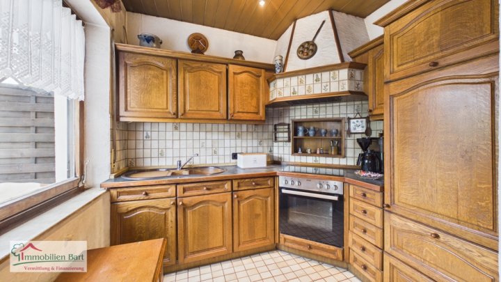 GRENZNÄHE: WOHNHAUS MIT 2 WOHNUNGEN / TOP LAGE AM WALDRAND IN FREUDENBURG!