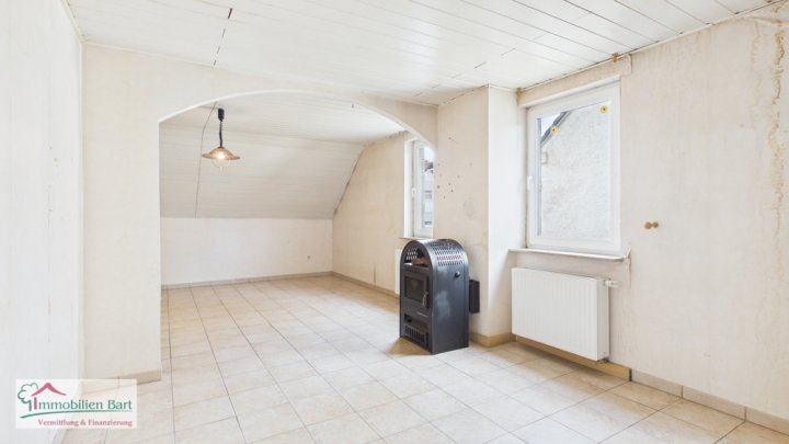 GRENZNÄHE: WOHNHAUS MIT 2 WOHNUNGEN / TOP LAGE AM WALDRAND IN FREUDENBURG!