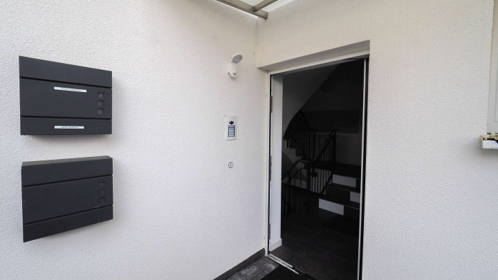 IM STADTZENTRUM - 2-ZKB Wohnung im 1.OG mit Balkon/Fahrstuhl/Einbauküche in ZW