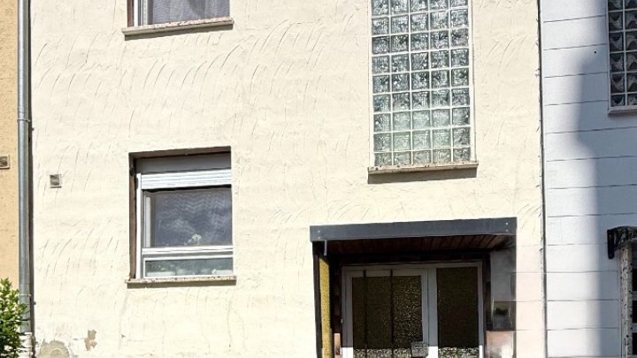 Attraktive Maisonette-Wohnung mit Terrasse, Garten und Einbauküche