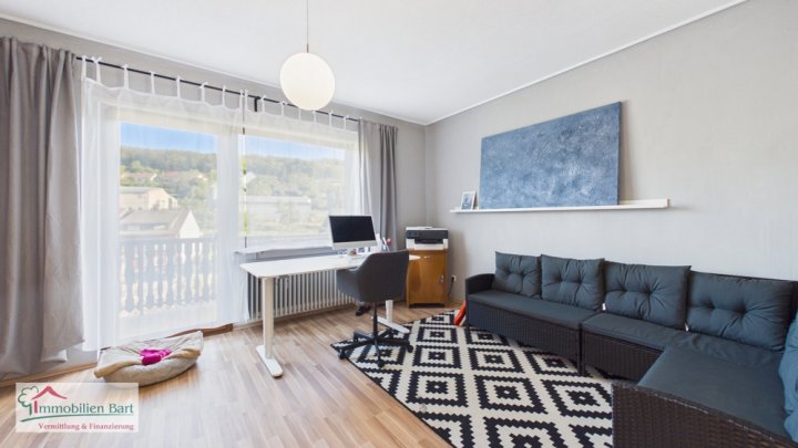 MERZIG: HAUS MIT EIN BIS ZWEI WOHNUNGEN / IDYLLISCH AM BACHLAUF / MIT CA. 33 AR GRUNDSTÜCK