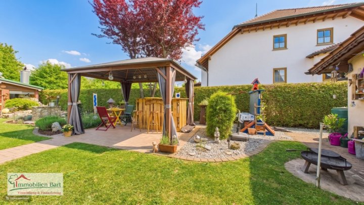 SOFORT VERFÜGBAR! WOHNHAUS MIT TOLLEM GARTENGRUNDSTÜCK IN TOP LAGE VON LOSHEIM/NIEDERLOSHEIM