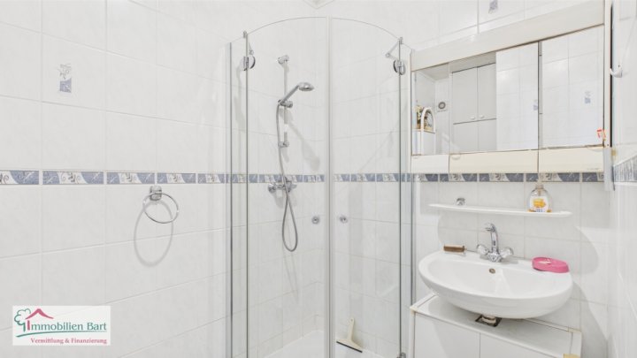 PERL: GEPFLEGTES WOHNHAUS / 4 SCHLAFZIMMER/ 2 BÄDER / GARTEN UND GARAGE