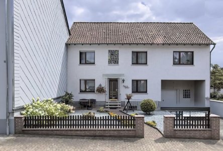 Straßenansicht