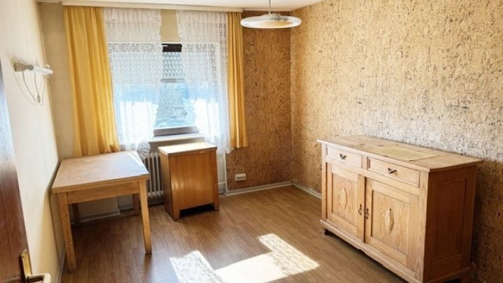 Freist. 1-2 FH mit Garten + Garage im idyllischen Mbt.