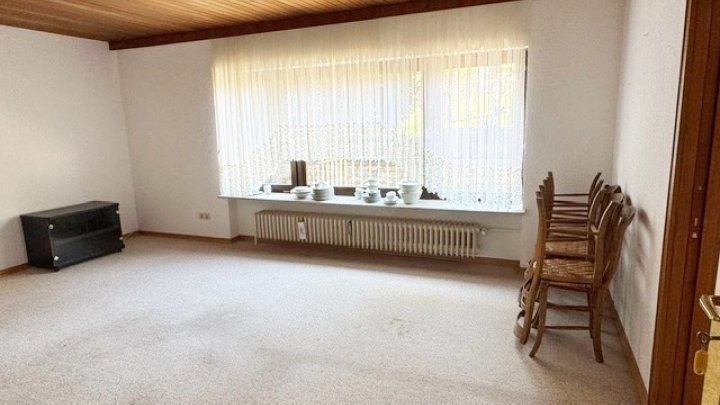 Freist. 1-2 FH mit Garten + Garage im idyllischen Mbt.