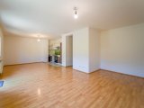 OG Wohn- und Esszimmer mit offener Küche und Zugang zu Terrasse und Garten 3