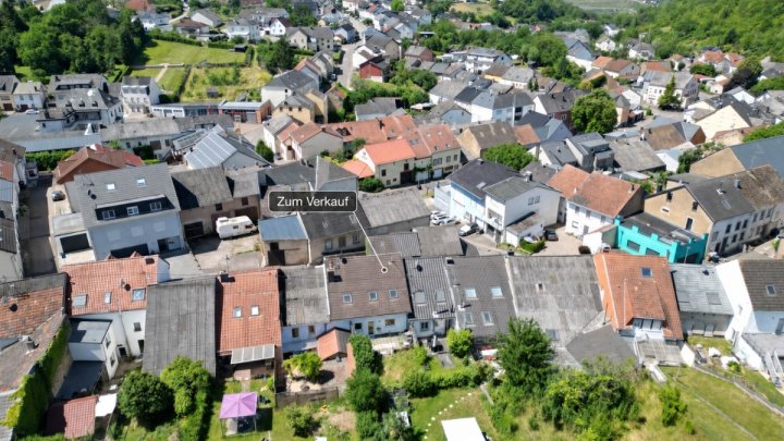 6% Rendite möglich: Mehrfamilienhaus mit drei Wohnungen in Wincheringen nahe Luxemburg