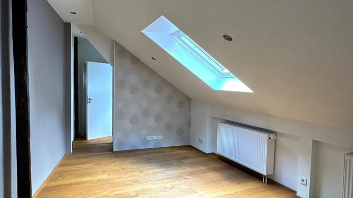 Hochwertig sanierte Maisonette-Wohnung auf dem St. Johanner Markt