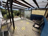 Erdgeschoss (Rechts) Überdachte Terrasse