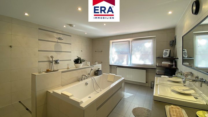 OHNE VERMITTLUNGSGEBÜHREN-EINFAMILIENHAUS MIT POOL UND EINLIEGERWOHNUNG IN SARREGUEMINES/FR, NÄHE SB