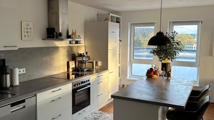 Charmante Eigentumswohnung im Herzen Saarbrückens - Komfort und Stil mit Balkon und Einbauküche
