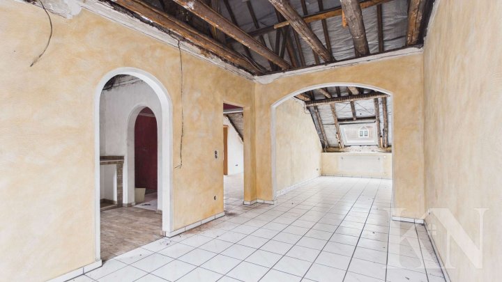 Seltene Gelegenheit: Entkerntes Wohn- & Geschäftshaus mit viel Entwicklungspotenzial