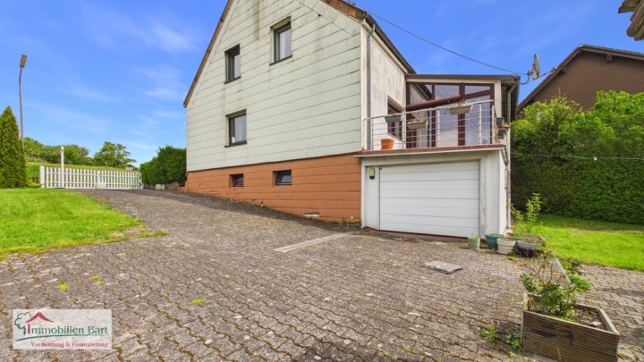 GRENZNÄHE: WOHNHAUS MIT TOLLEM GARTENGRUNDSTÜCK IN SONNIGER WOHNLAGE!