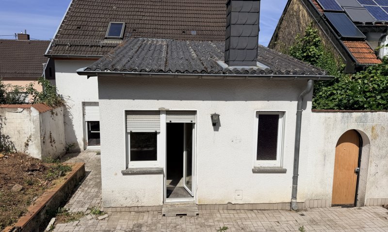 Sanierungsobjekt für Handwerker / Anleger in ruhiger Lage