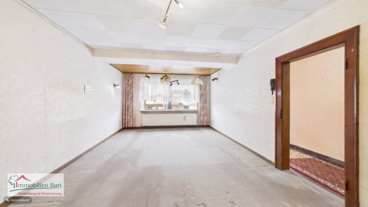 GRENZNÄHE LUXEMBURG: WOHNHAUS MIT GARAGE UND GARTEN IN TOP LAGE VON ORSCHOLZ