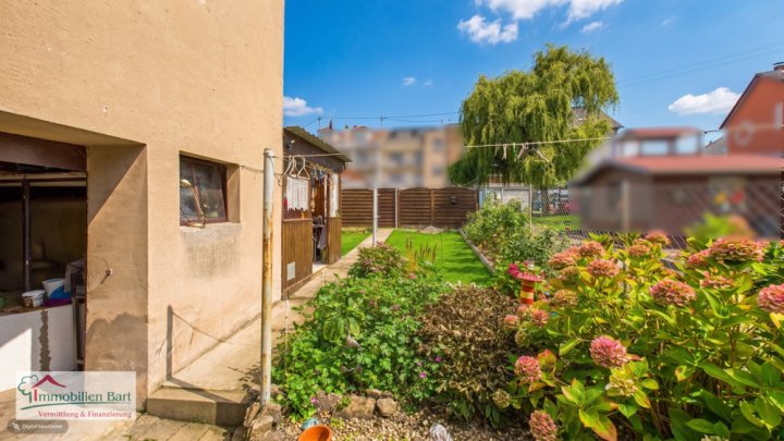 GRENZNÄHE LUXEMBURG: WOHNHAUS MIT GARAGE UND GARTEN IN TOP LAGE VON ORSCHOLZ