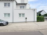 Außenstellplatz direkt vor dem Gebäude