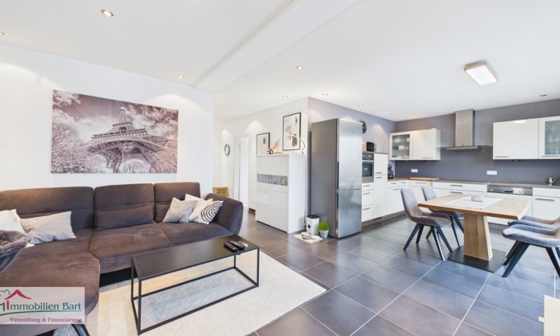 GRENZE LUXEMBURG: TOLLE WOHNUNG / 2 SCHLAFZ. / CARPORT STELLPLATZ