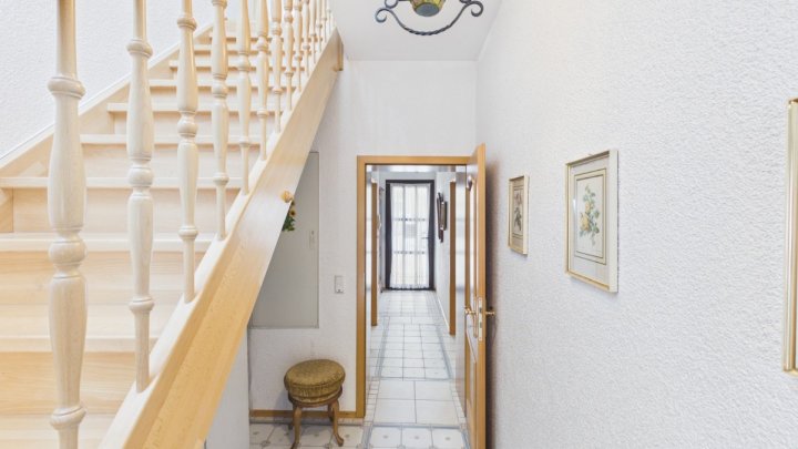 Zweifamilienhaus als Doppelhaushälfte in Saarbrücken-Güdingen  zu verkaufen.