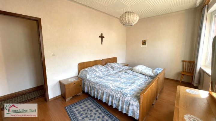SOFORT VERFÜGBAR: 4 SCHLAFZIMMER / KELLER / GARTEN / GARAGE