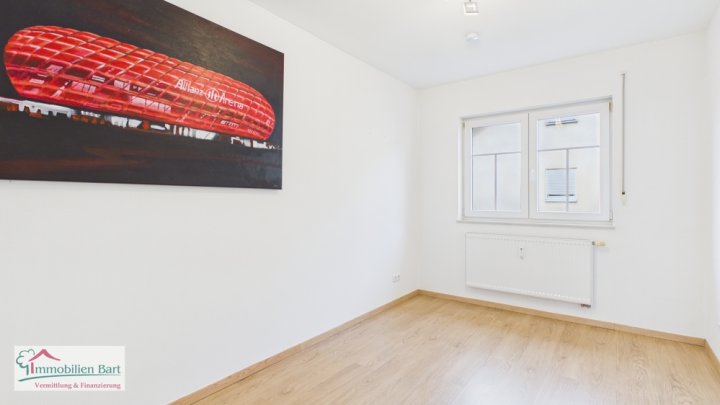 SOFORT VERFÜGBAR: GEPFLEGTE 3ZKB WOHNUNG MIT CARPORT IN PERL-BESCH!
