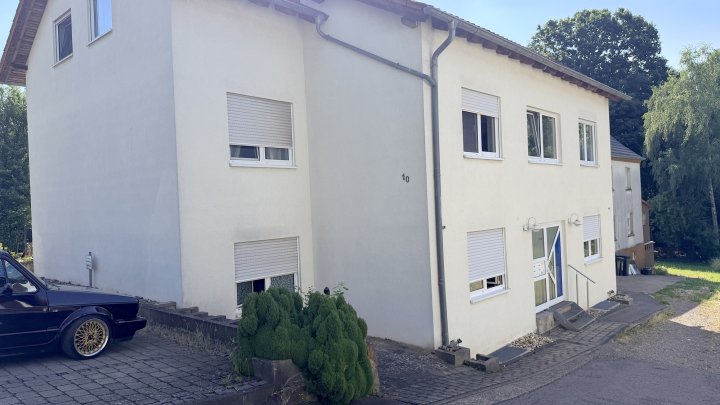 Gemütliche zwei Zimmer Küche Bad mit BalkonK im Herzen von Lummerschied