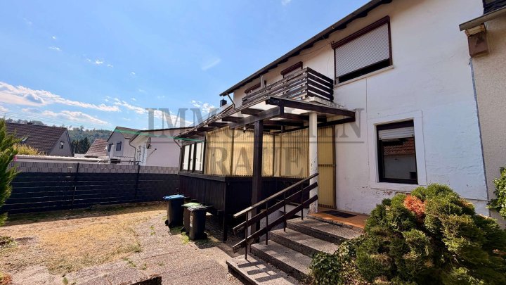 FAMILIENGLÜCK MIT VIEL PLATZ, GROSSER SCHEUNE UND WEITLÄUFIGEM GARTEN IN HASSEL - SOFORT FREI