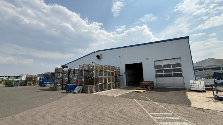 GEWERBEIMMOBILIE - Produktionsstandort mit Produktionshalle, Krananlagen und großer PV-Anlage