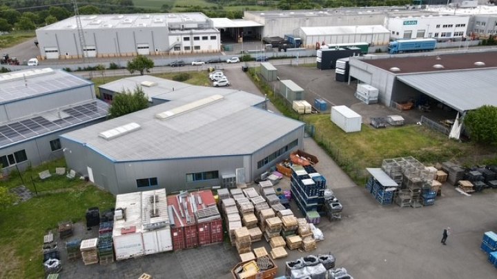 GEWERBEIMMOBILIE - Produktionsstandort mit Produktionshalle, Krananlagen und großer PV-Anlage