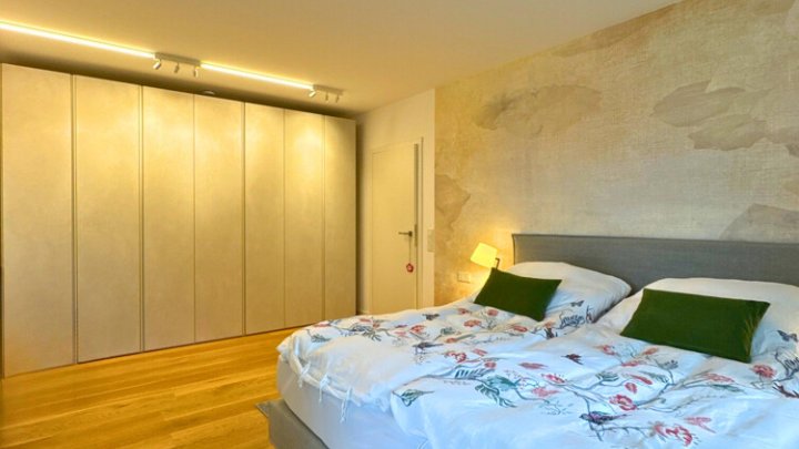 Luxuriös sanierte 3-ZKB mit EBK, 2 Balkonen + Garage mit Panoramablick