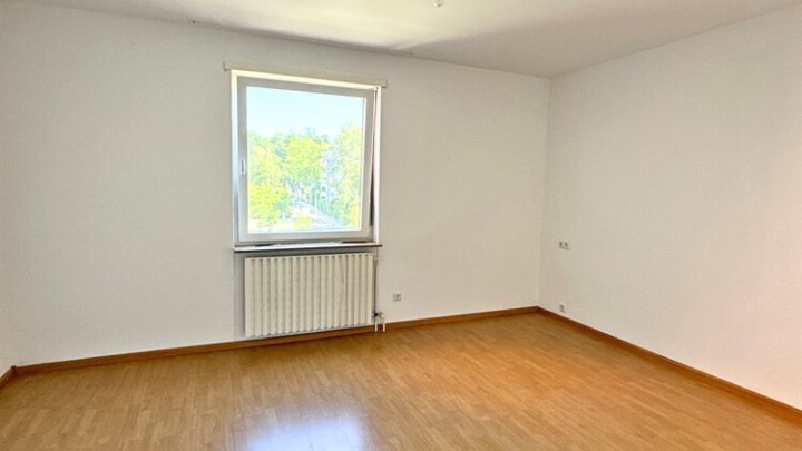 Helle 2,5-ZKB-Wohnung mit Balkon und schönem Weitblick