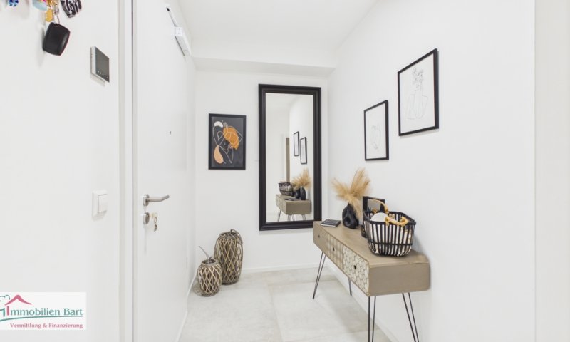 DIREKTE GRENZNÄHE: 86 M² SOUTERRAINWOHNUNG / 2 SCHLAFZIMMER / GROßE TERRASSE / STELLPLATZ