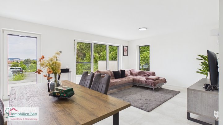 DIREKTE GRENZNÄHE: 86 M² SOUTERRAINWOHNUNG / 2 SCHLAFZIMMER / GROßE TERRASSE / STELLPLATZ