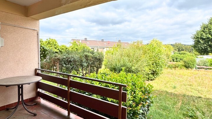 Gepflegtes 3-Familienhaus mit Garagen und Garten auf dem Heidstock