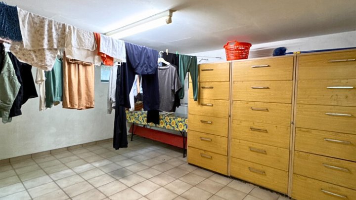 Gepflegtes 3-Familienhaus mit Garagen und Garten auf dem Heidstock