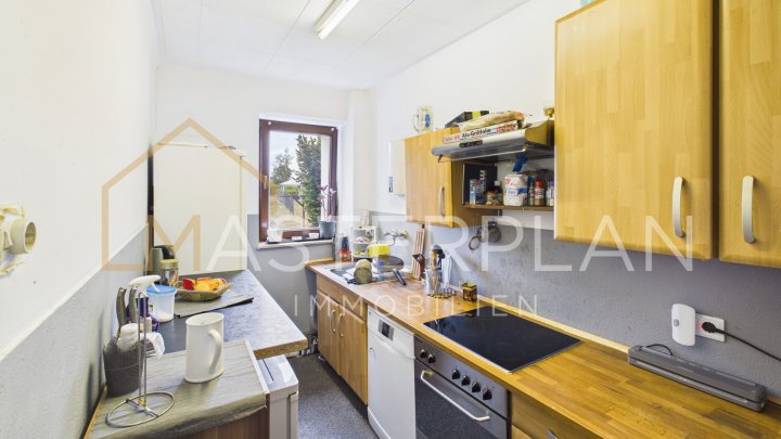 Zweifamilienhaus in Neuforweiler mit Garten und 2 Garagen