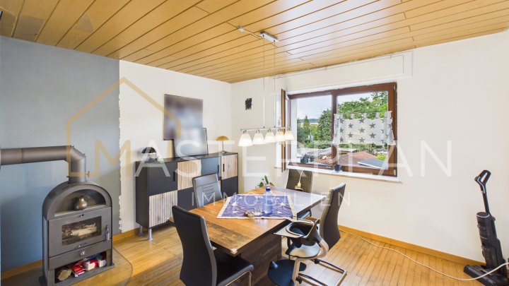 Zweifamilienhaus in Neuforweiler mit Garten und 2 Garagen