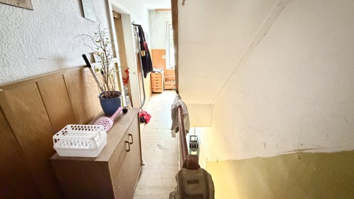Sanierungsbedürftiges Ein- bis Zweifamilienhaus mit viel Potenzial