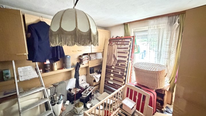 Sanierungsbedürftiges Ein- bis Zweifamilienhaus mit viel Potenzial